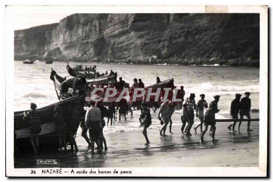 Nazareth — A saída dos barcos de pesca — série 36, éditeur D. Aranha