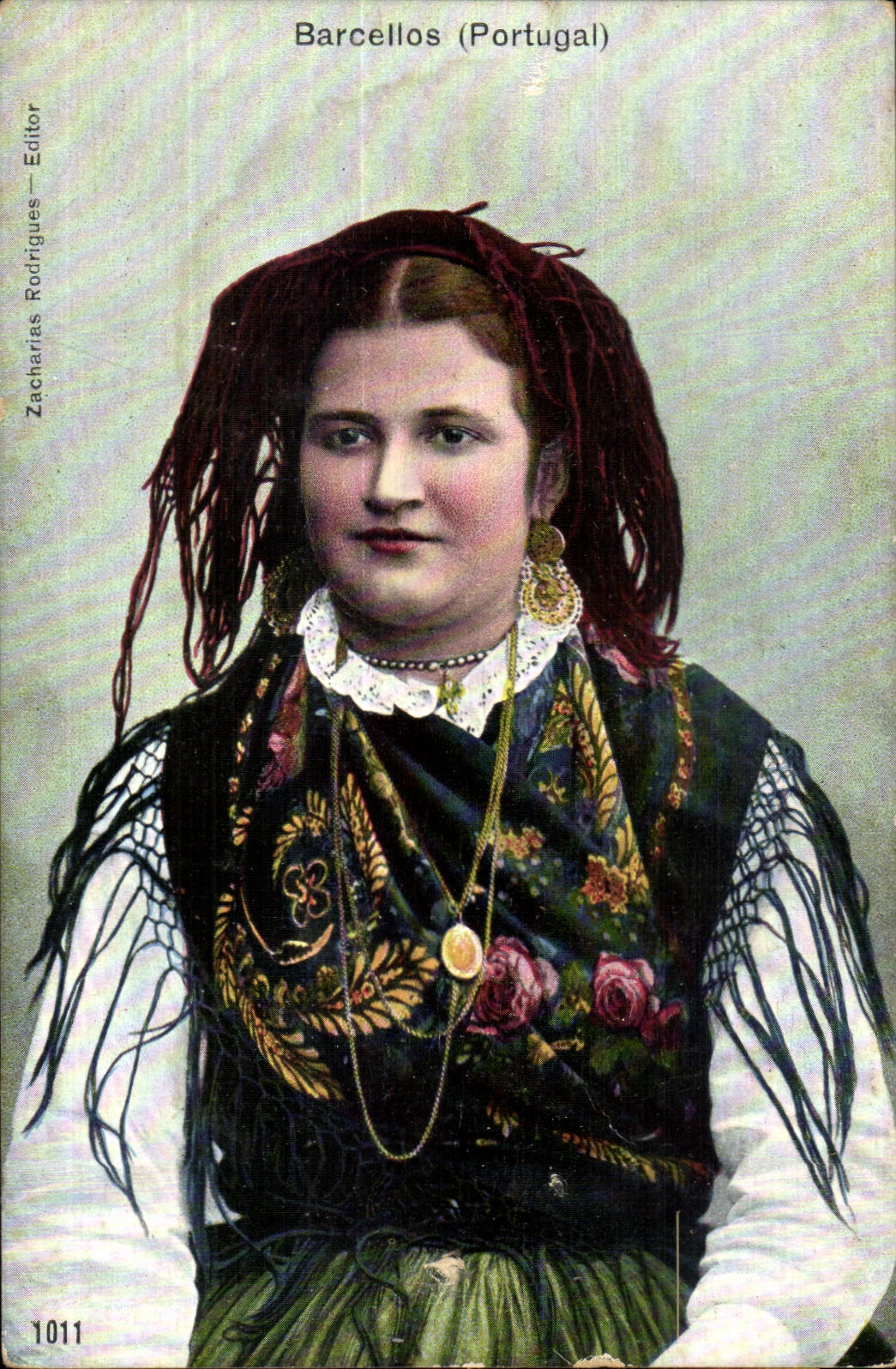 CPA Barcellos (Portugal) Folklore Costume Coiffe