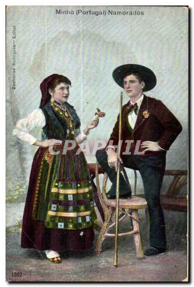 CPA Minho (Portugal) Namorados Folklore Costume Coiffe