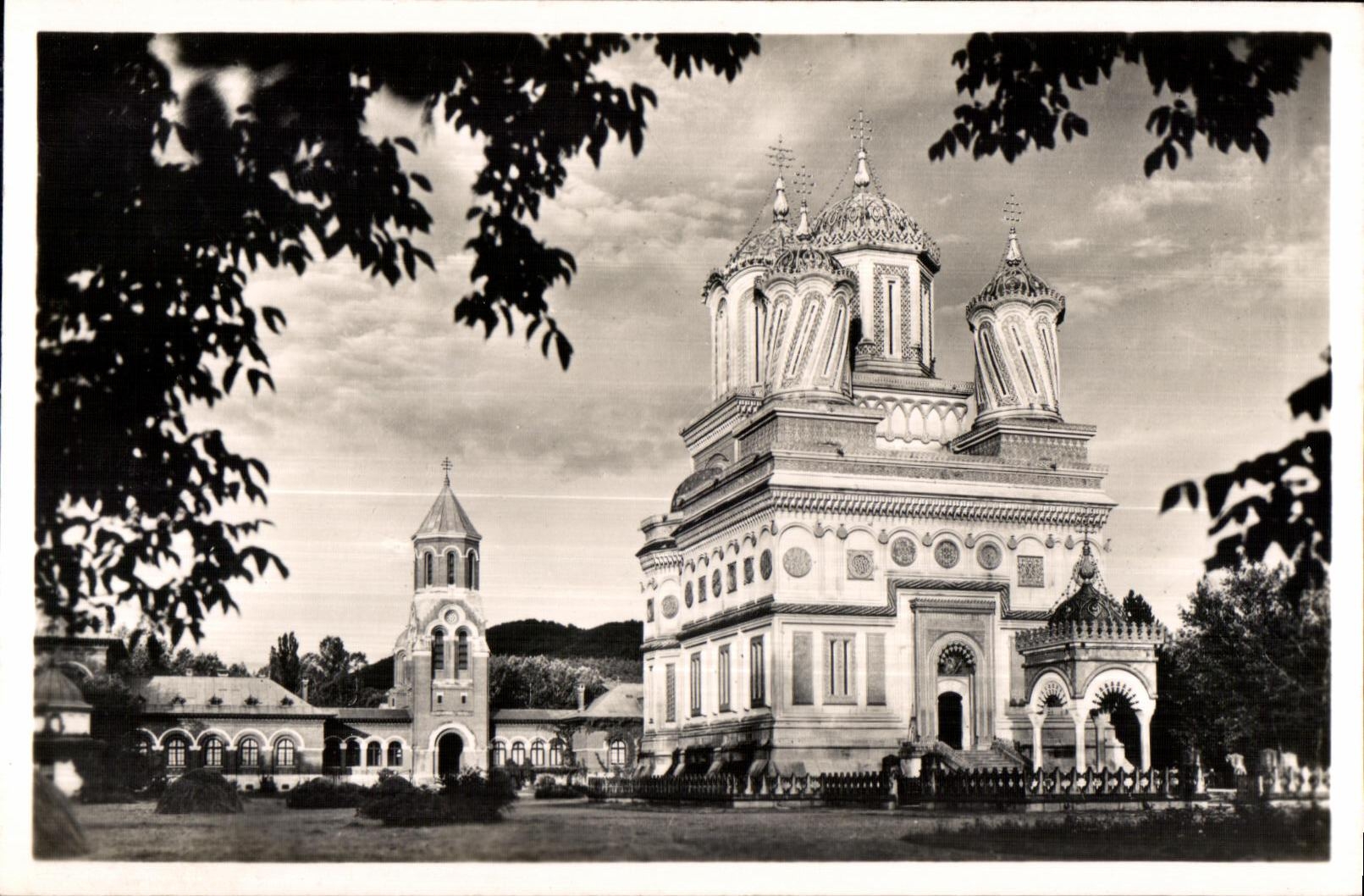 CPA Romania La Cathedrale de Curtea de Arges