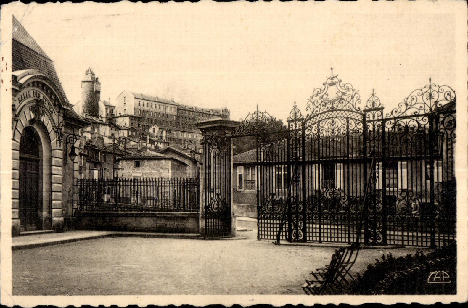 Bar-le-Duc — Entrée du Parc — Vue sur le Collège Saint-Louis — ZAP