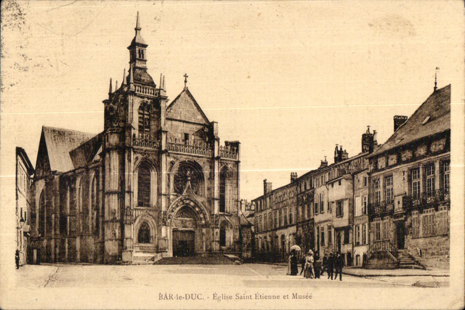 CPA Bar le Duc Eglise Saint Etienne et Musee