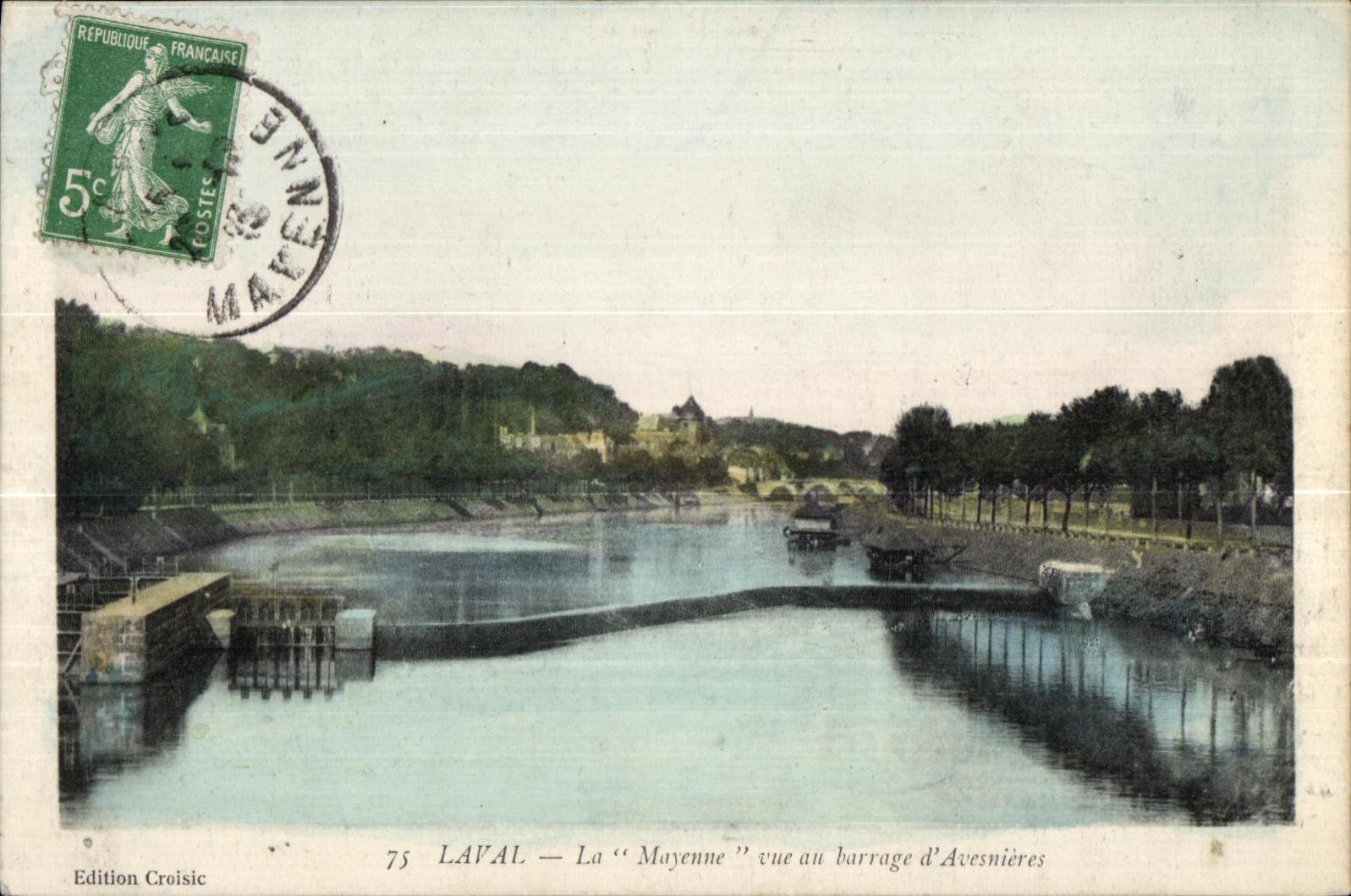 CPA Laval La Mayenne vue au barrage d Avesnieres