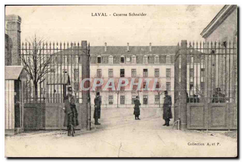 CPA Laval Caserne Schneider Militaria