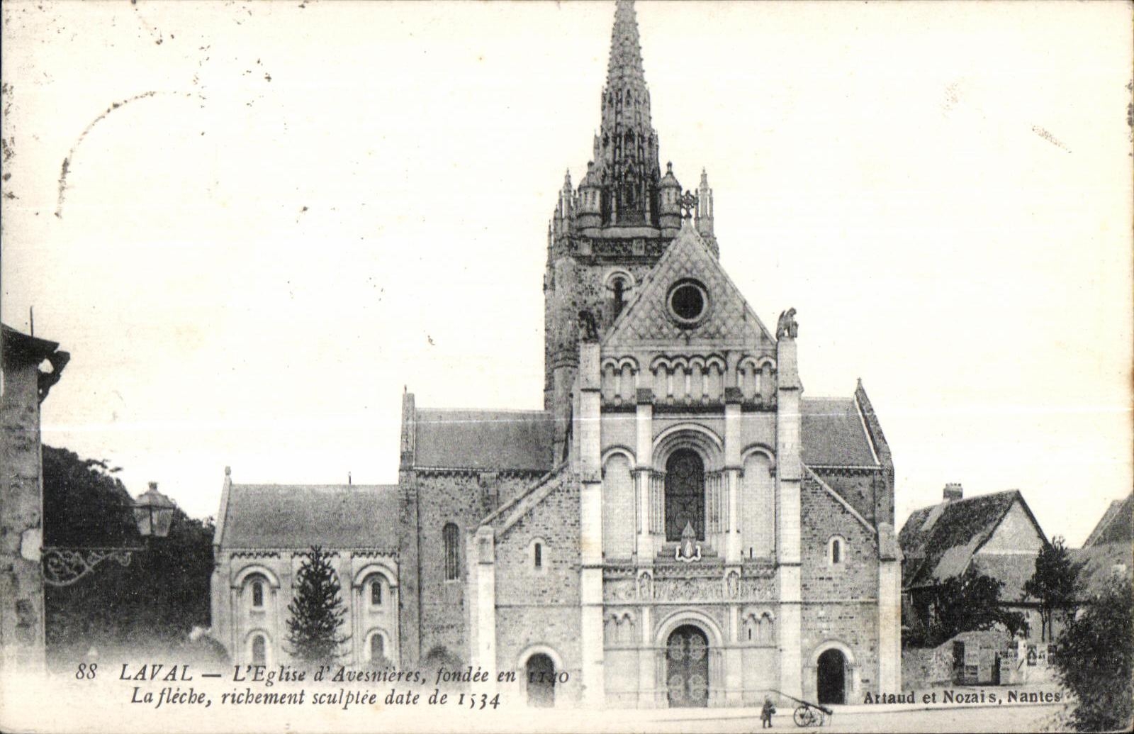 CPA Laval l Eglise d Avesnieres