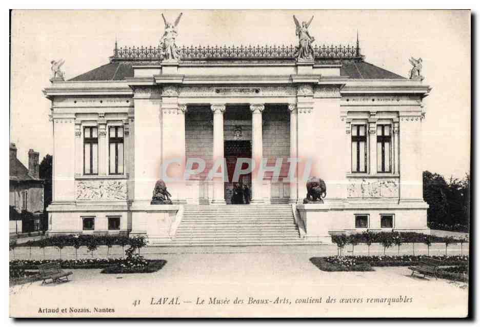 CPA Laval le musee des arts contient des oeuvres remarquables