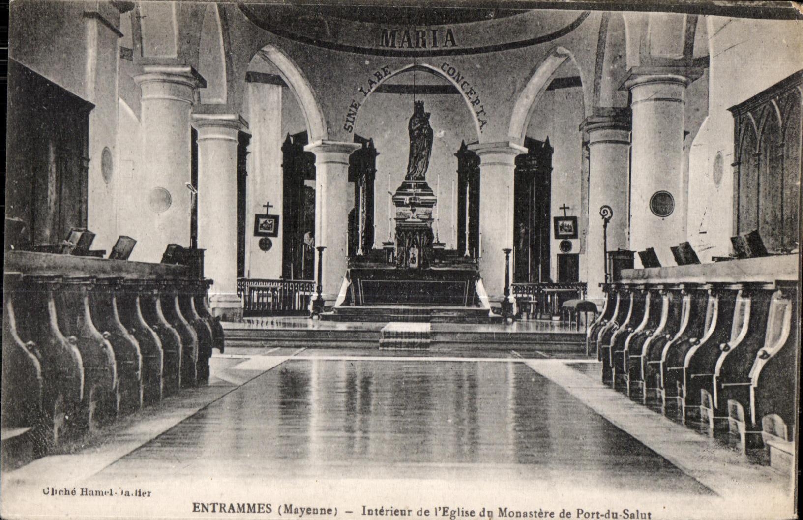 CPA Entrammes mayenne interieur de pglise du monastere de port du salut
