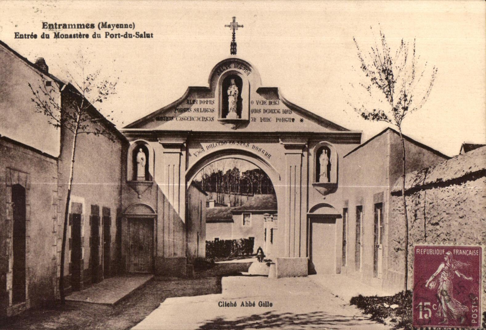 CPA Entrammes mayenne entree du monastere du port du salut