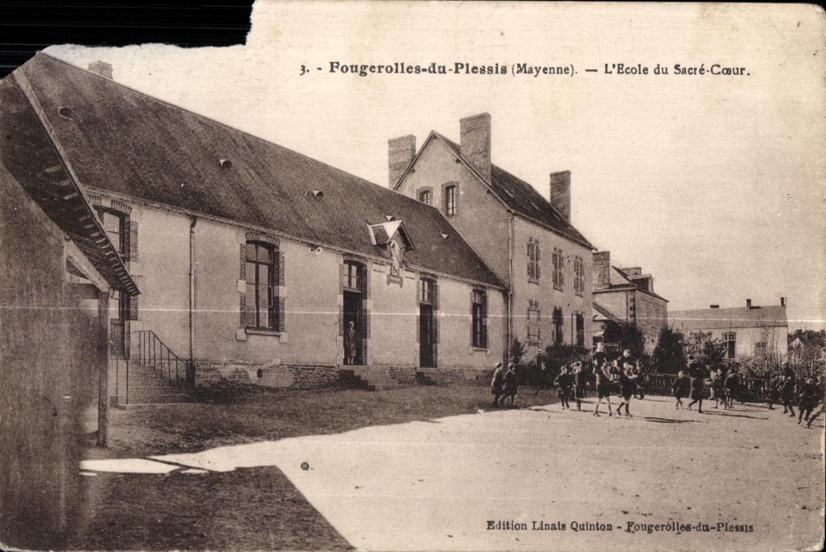 CPA Fougerolles du plessis l Ecole sacre coeur Enfants Cour de recreation