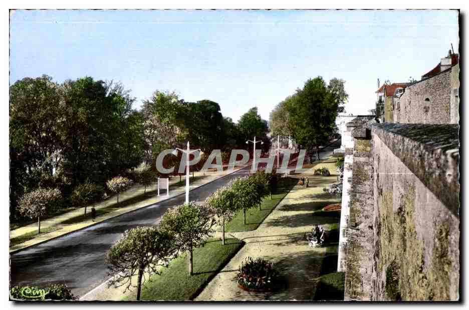 CPA Langres (Hte Marne) La Belle Allee