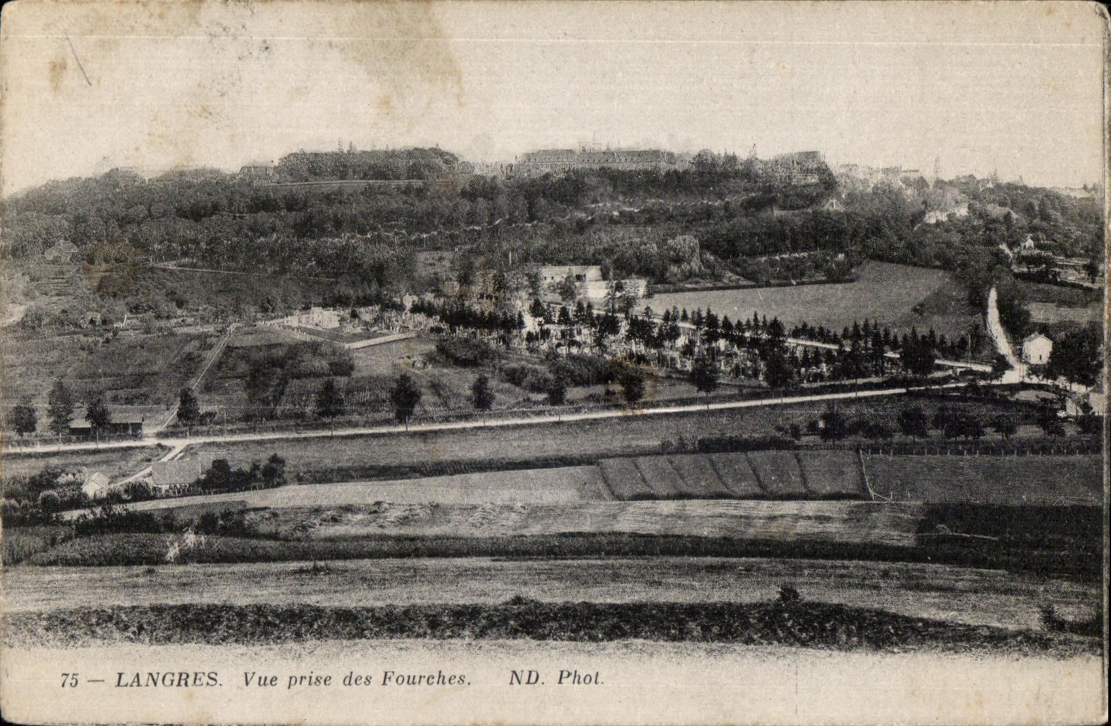 CPA Langres Vue prise des Fourches