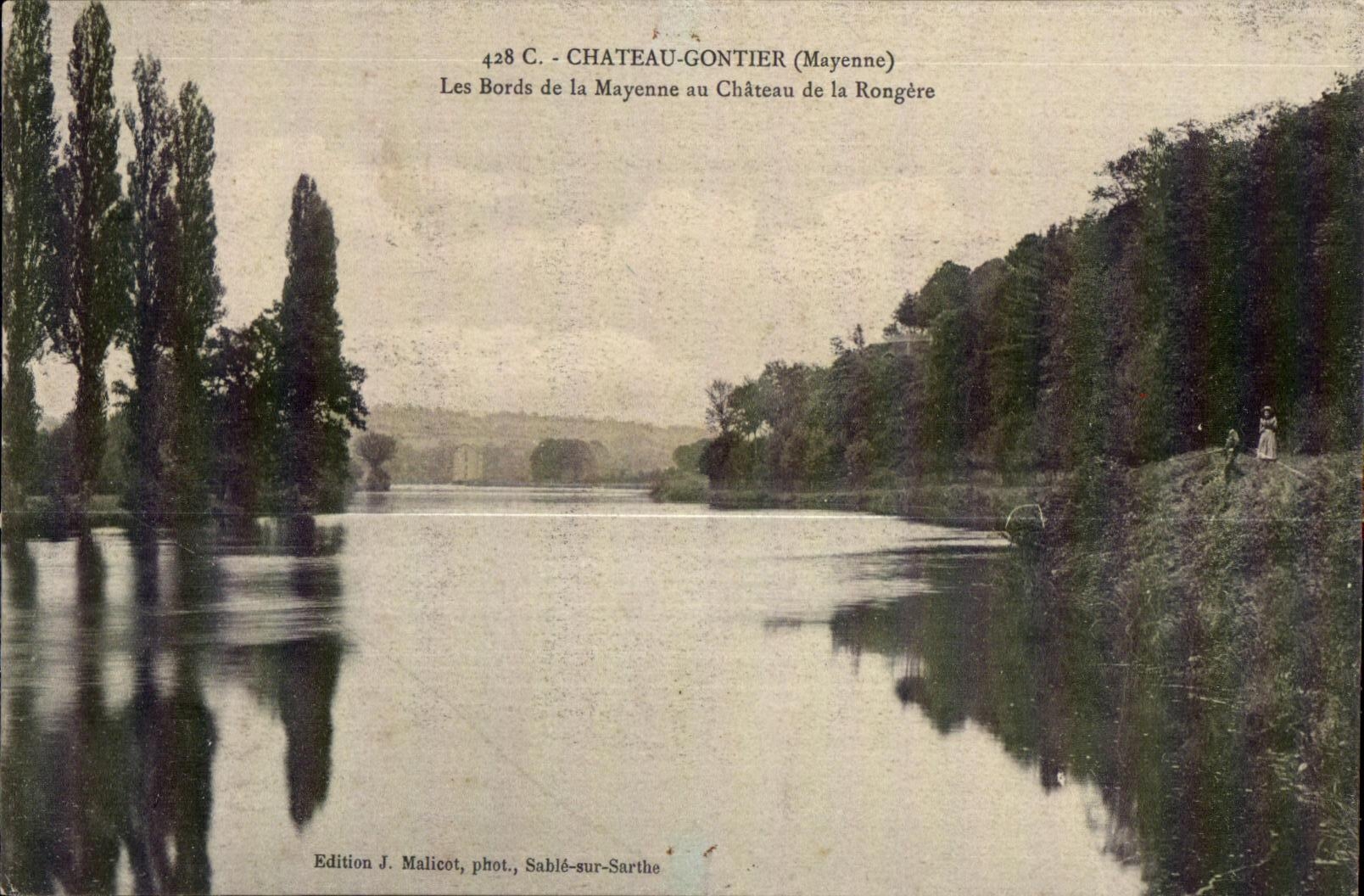 CPA Chateau Gontier (Mayenne) Les Bords de la Mayenne au Chateau de la Rongere