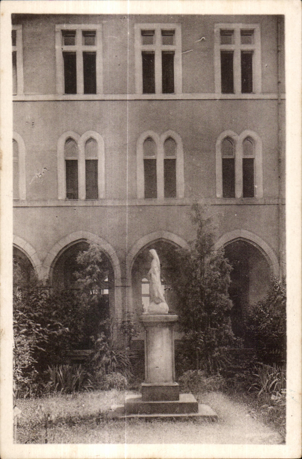 CPA Craon Monastere des Benedictines du Saint Sacrement 