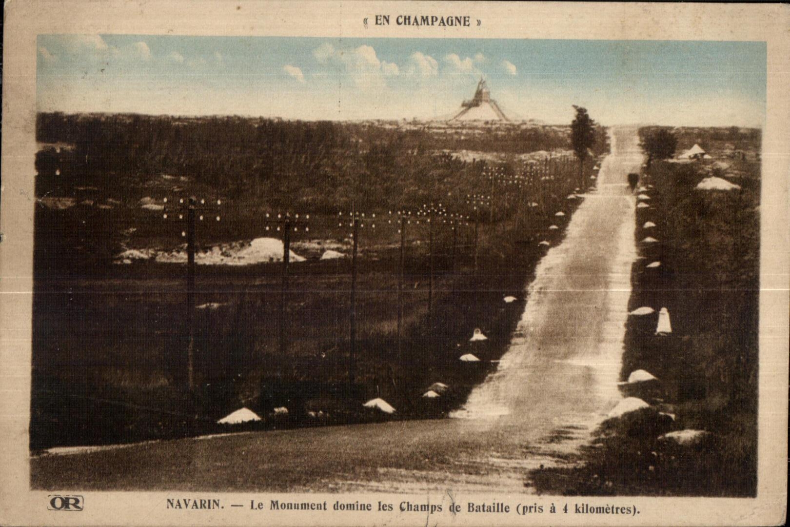 CPA En Champagne Navarin Le Monument domine les Champs de Bataille Militaria 