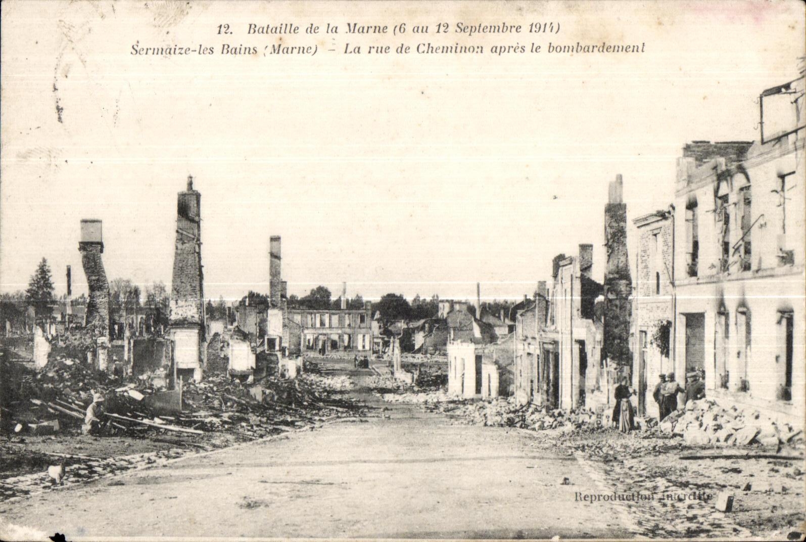 CPA Bataille de la Marne Sernaize les Bains La rue de Cheminon apres le Bombardement Militaria 