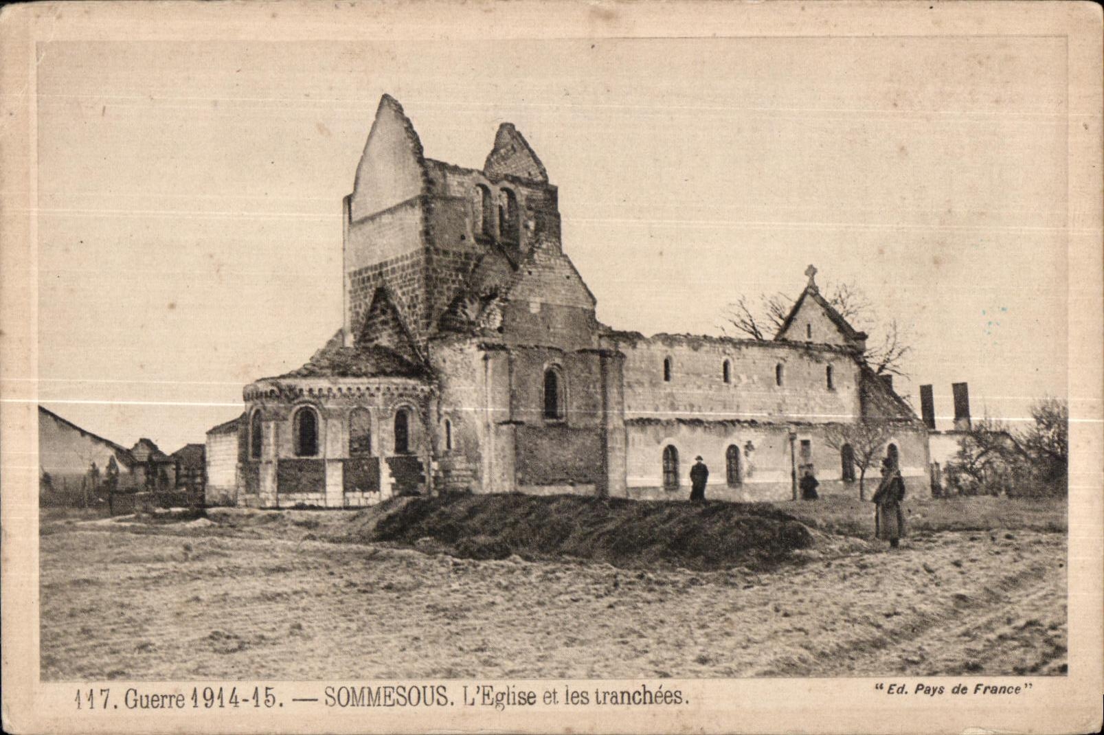 CPA Guerre Sommesous L Eglise et les Tranchees Militaria 