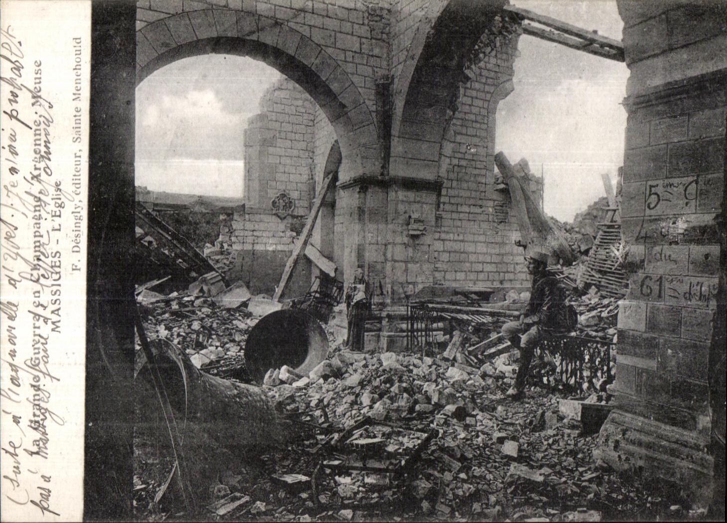 CPA La Grande Guerre en Champagne Argene Meuse Massiges L Eglise Militaria