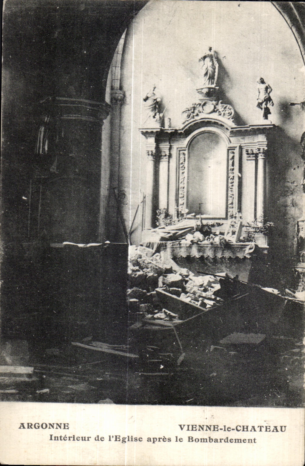 Intérieur de l'église après le bombardement — Vienne-le-Château — Argonne
