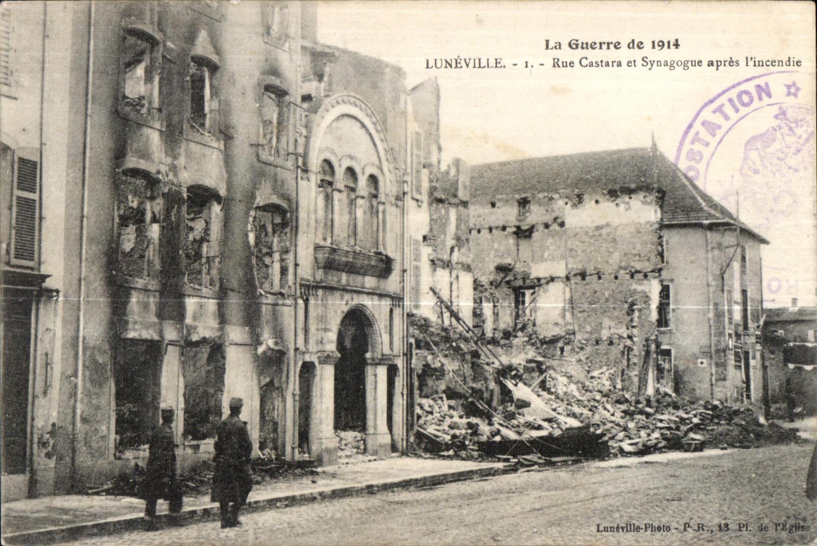 Lunéville — Rue Castara et Synagogue après l'incendie — Lunéville-Photo, P.R., 13 Pl. de l'Église