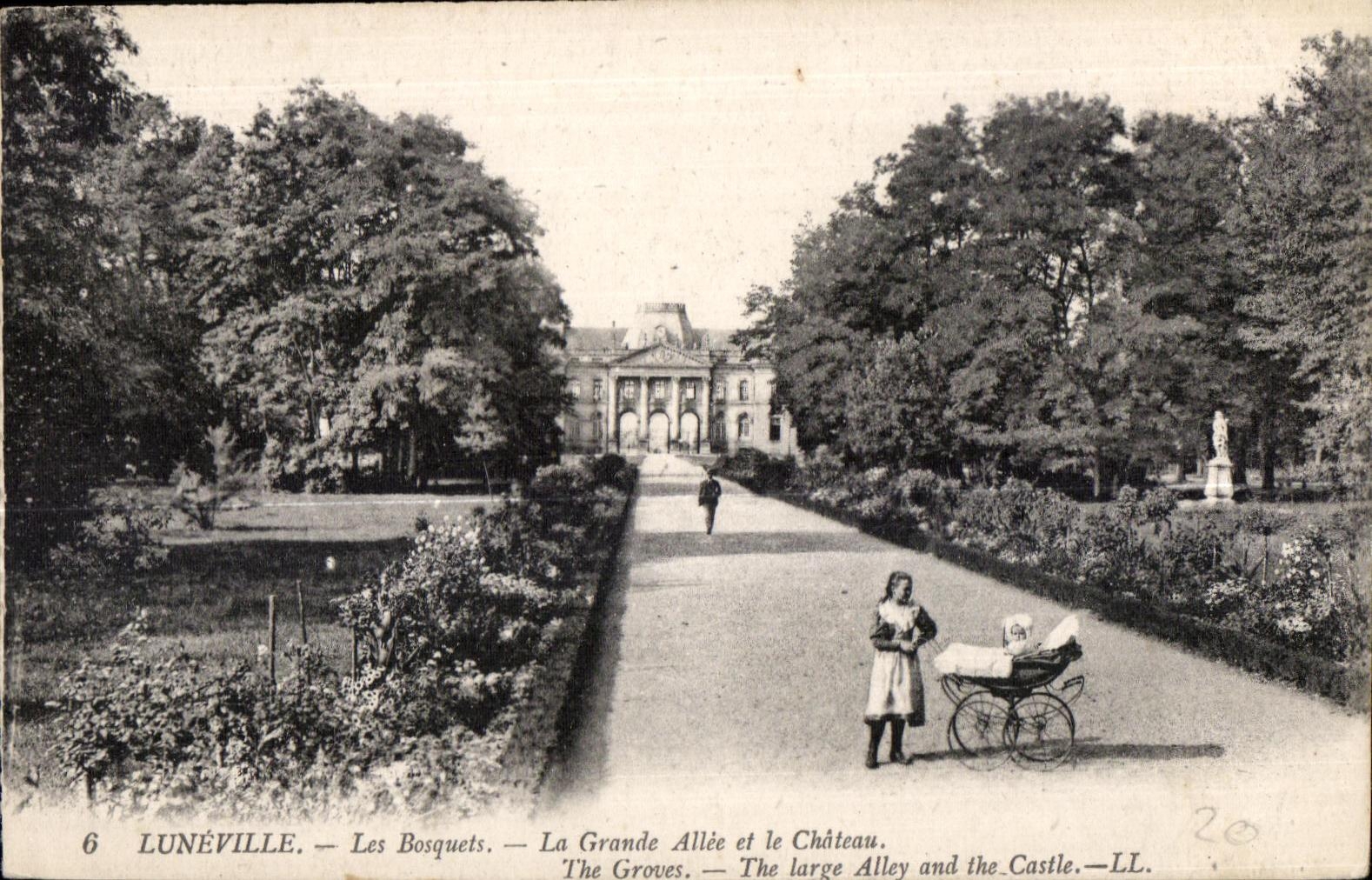 Lunéville — Les Bosquets — La Grande Allée et le Château — LL