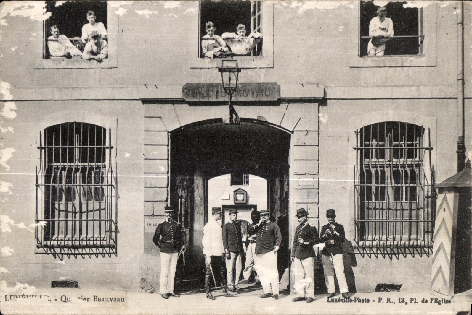 CPA Militaria Luneville Quartier Beauveau
