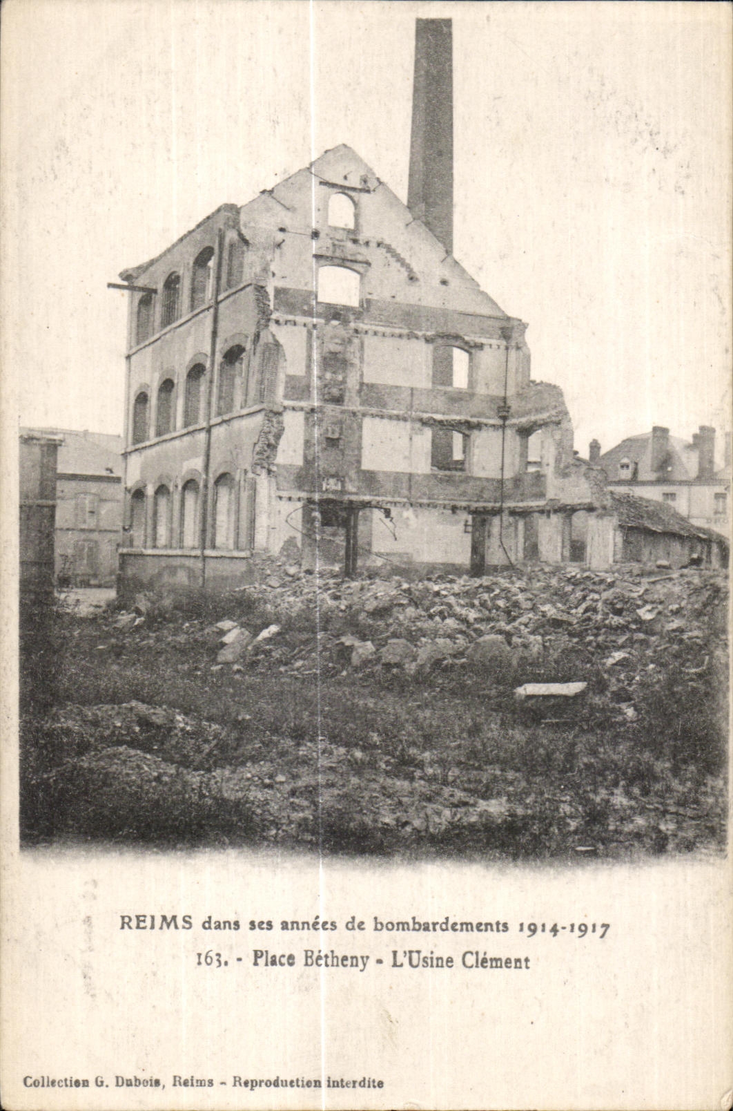 CPA Reims dans ses annees de bombardements Place Betheny L Usine Clement