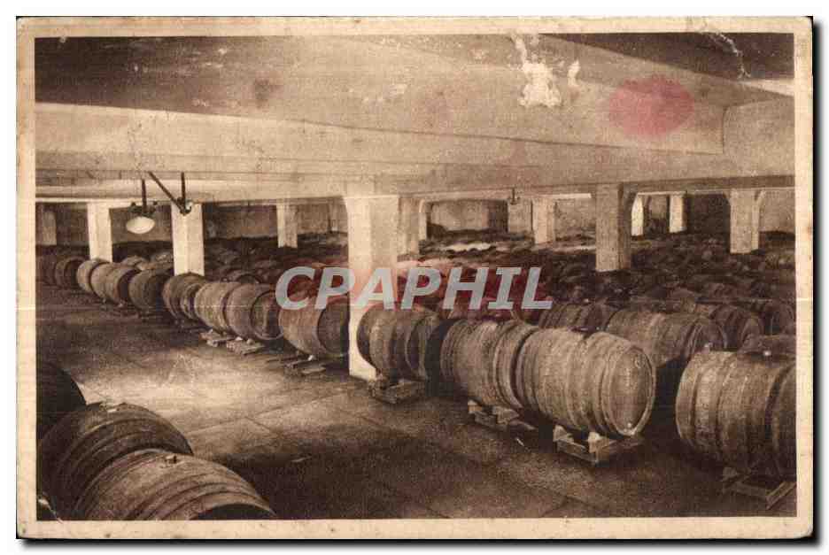 CPA Champagne De Castellane Eperny Un Cellier de vim en reserve