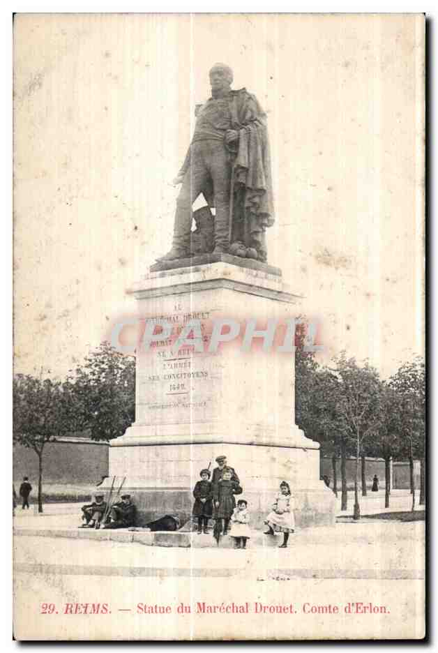 CPA Reims Statue du Marechal Drouet Comte d Erlon Enfants