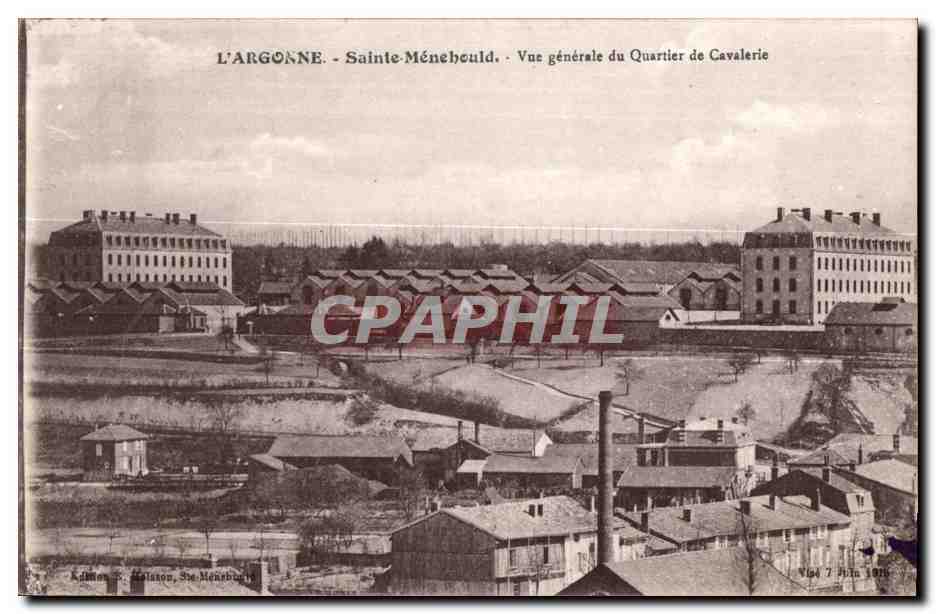CPA L argonne Sainte Menehould Vue generale du Quartier de Cavalerie