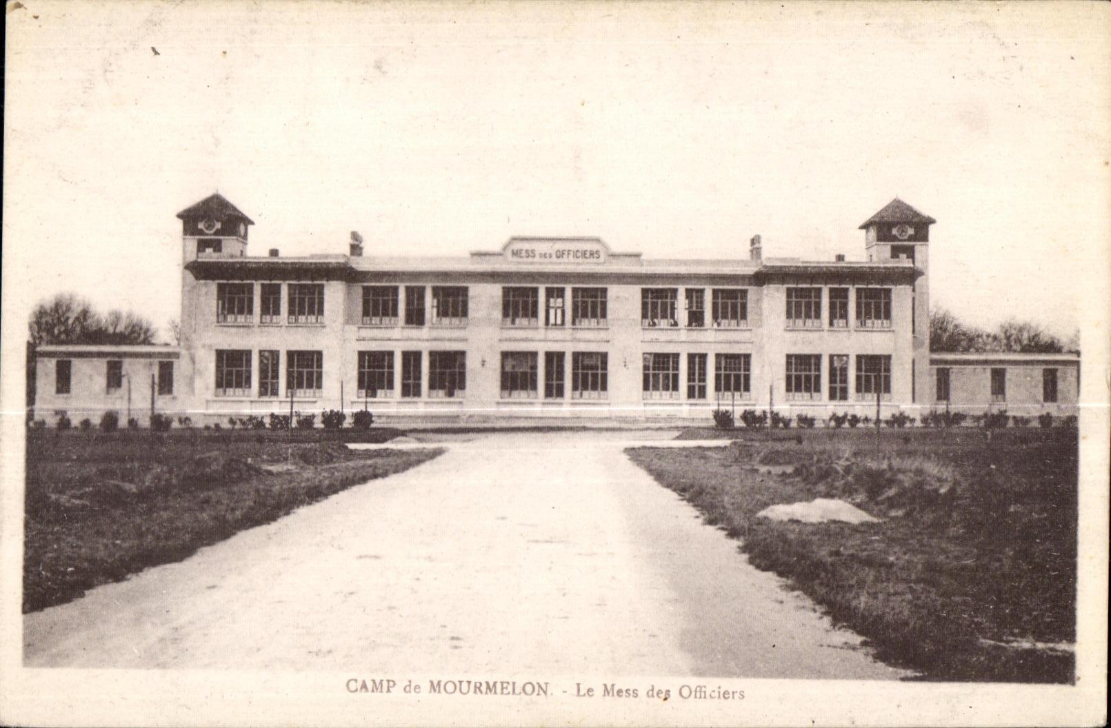 Camp de Mourmelon — Le Mess des Officiers — Librairie Militaire Guedon