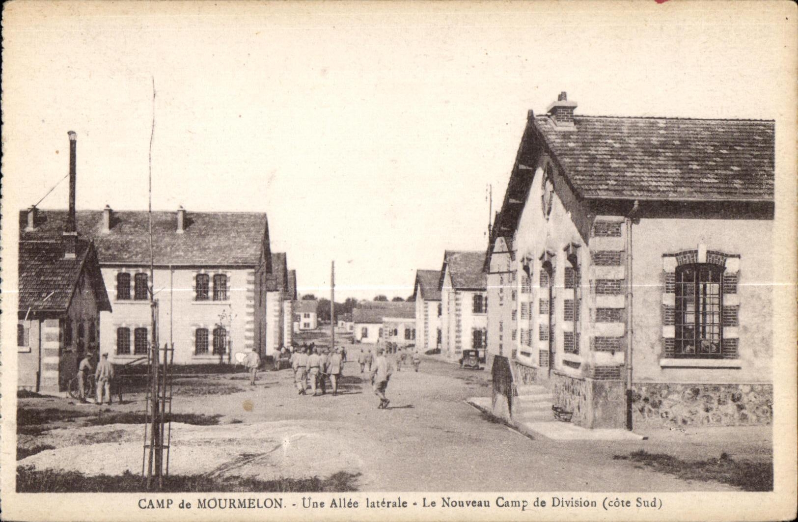 Camp de Mourmelon — Une Allée latérale - Le Nouveau Camp de Division (côte Sud) — Librairie Militaire Guérin, Mourmelon