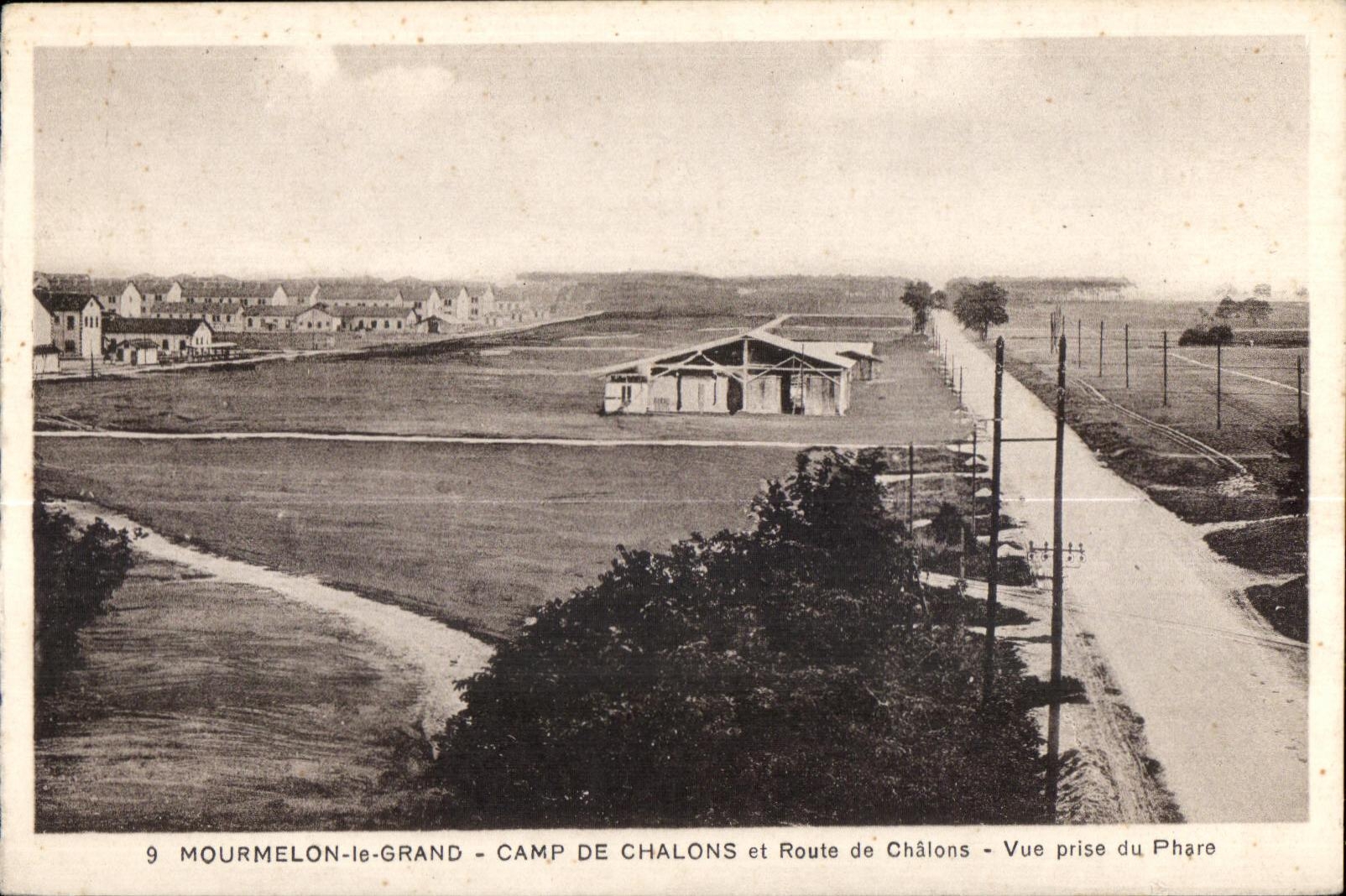 Mourmelon-le-Grand - Camp de Chalons et Route de Châlons - Vue prise du Phare