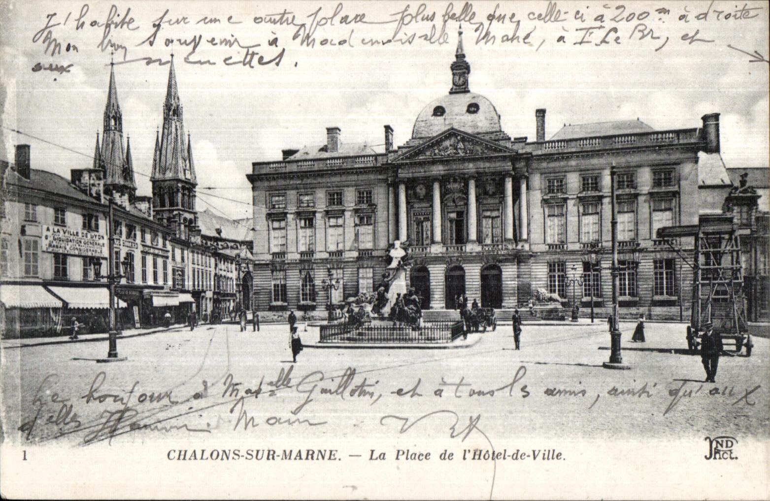Chalons-sur-Marne — La Place de l'Hôtel-de-Ville — JND Hel.