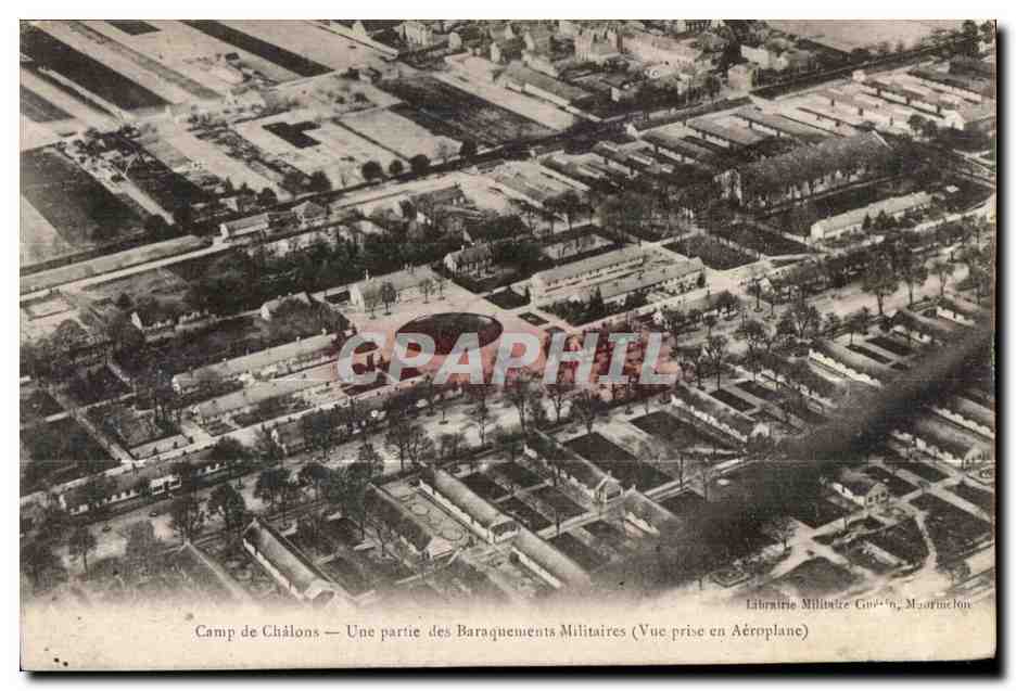 Camp de Châlons — Une partie des Baraquements Militaires (Vue prise en Aéroplane) — Librairie Militaire Guérin, Mazarin