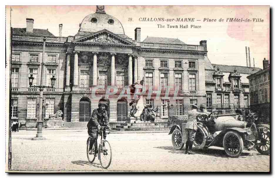 Antike Ansichtskarte Chalons-sur-Marne Place de l'Hôtel de Ville Automobile Velo