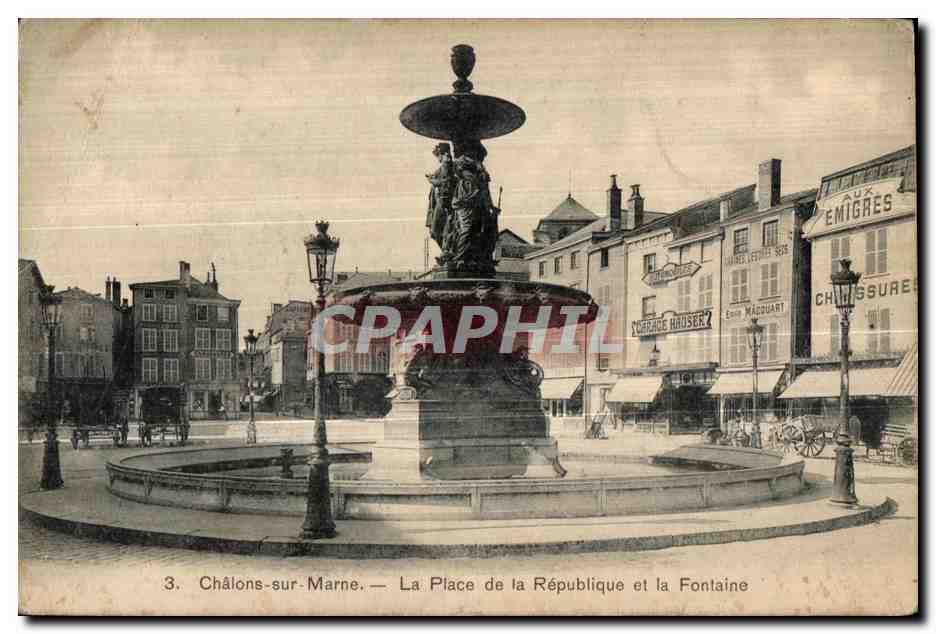 Châlons-sur-Marne — La Place de la République et la Fontaine