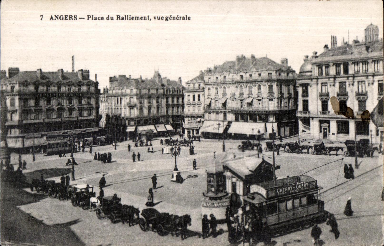 CPA Angers Place du Ralliement vue generale