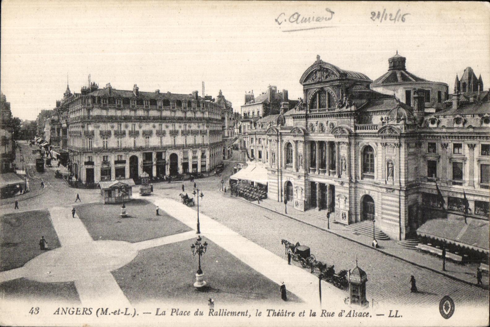 CPA Angers (M et L) La place du Ralliement le Theatre et Rue d Alsace