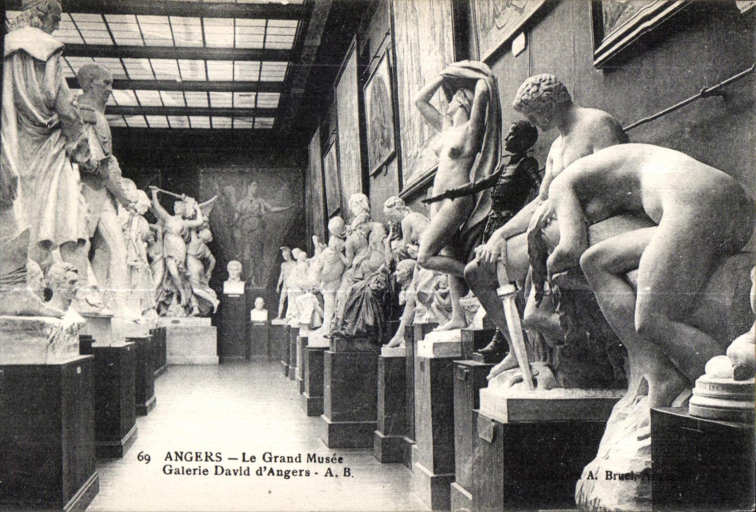 CPA Angers Le Grand Musee Galerie David d Angers