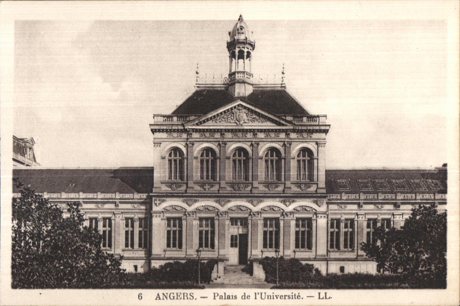 CPA Angers Place De l Universite