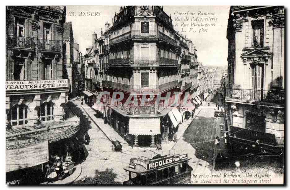 CPA Angers Carrejour Rameau Rue de l Aiguellerie et rue Plantagenel LV phot 