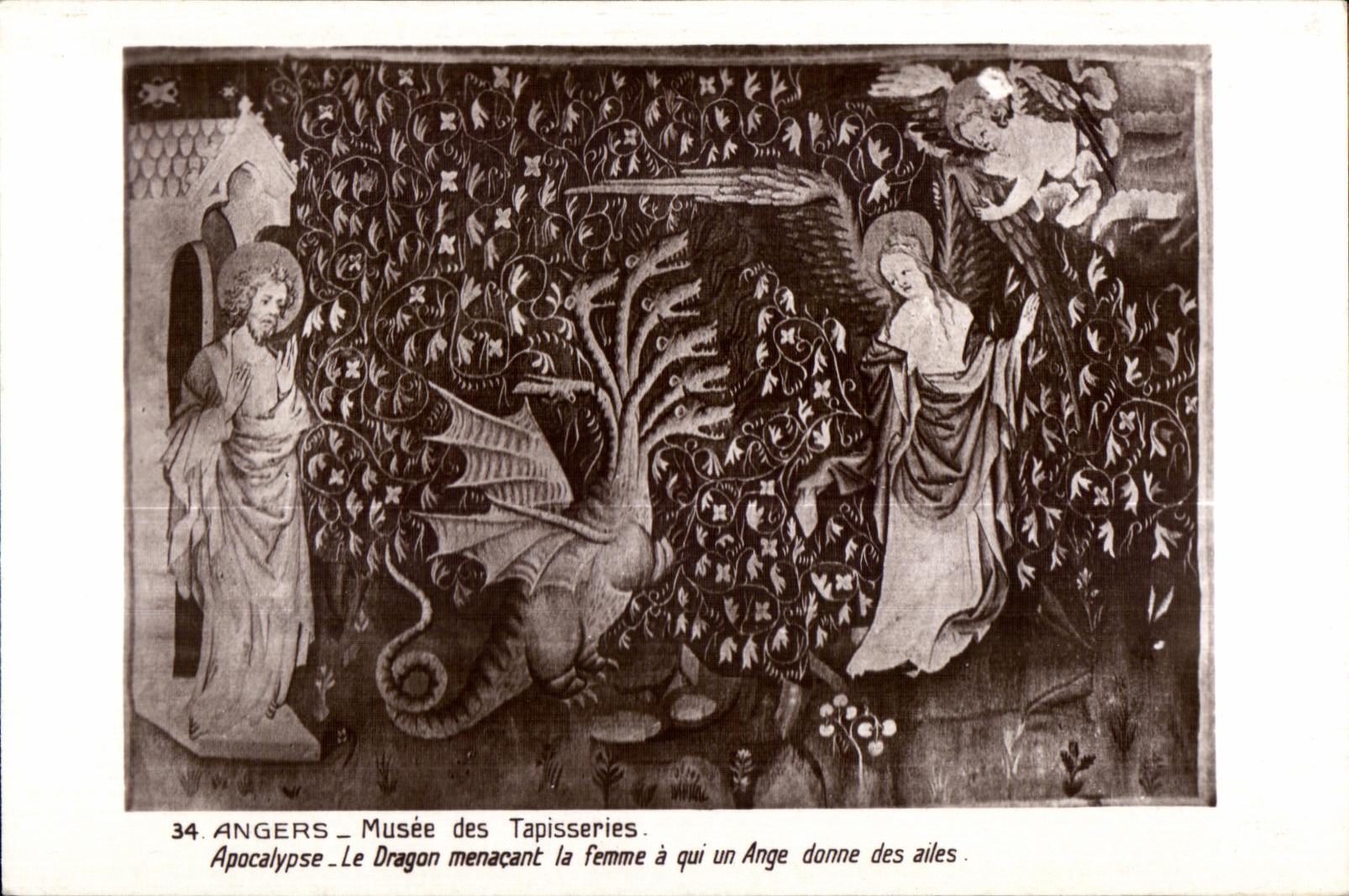 CPA Angers Musee des Tapisseries Apocalypse Le Dragon menacant la femme a qui un Ange donne des ailes