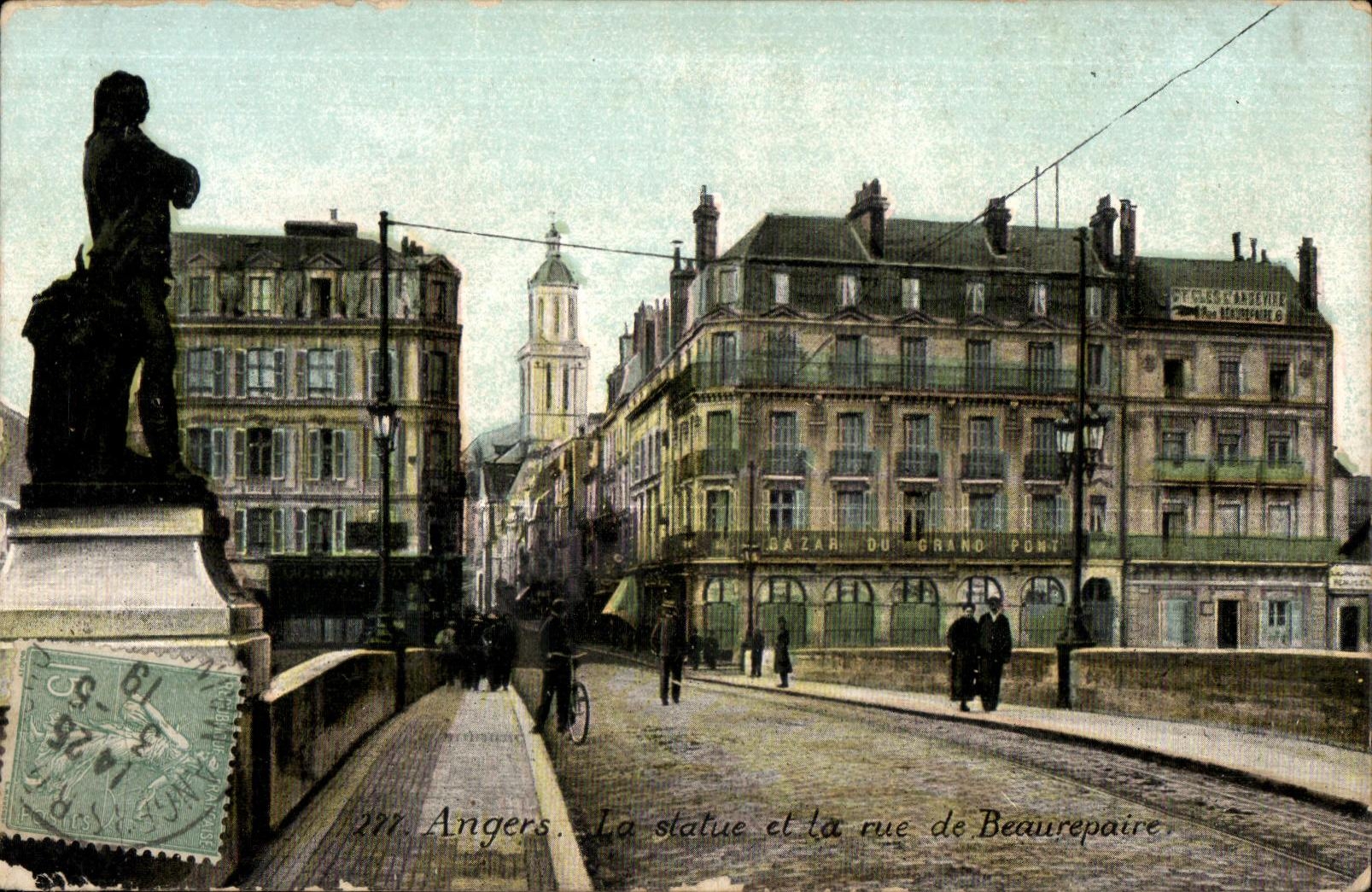 CPA Angers La statue et la rue de Beaurepaire