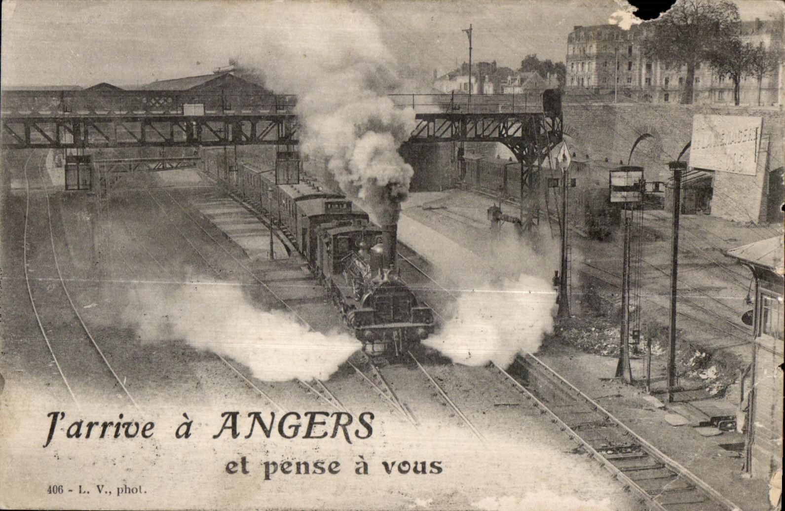 CPA J arrive a Angers et pense a vous Train gare