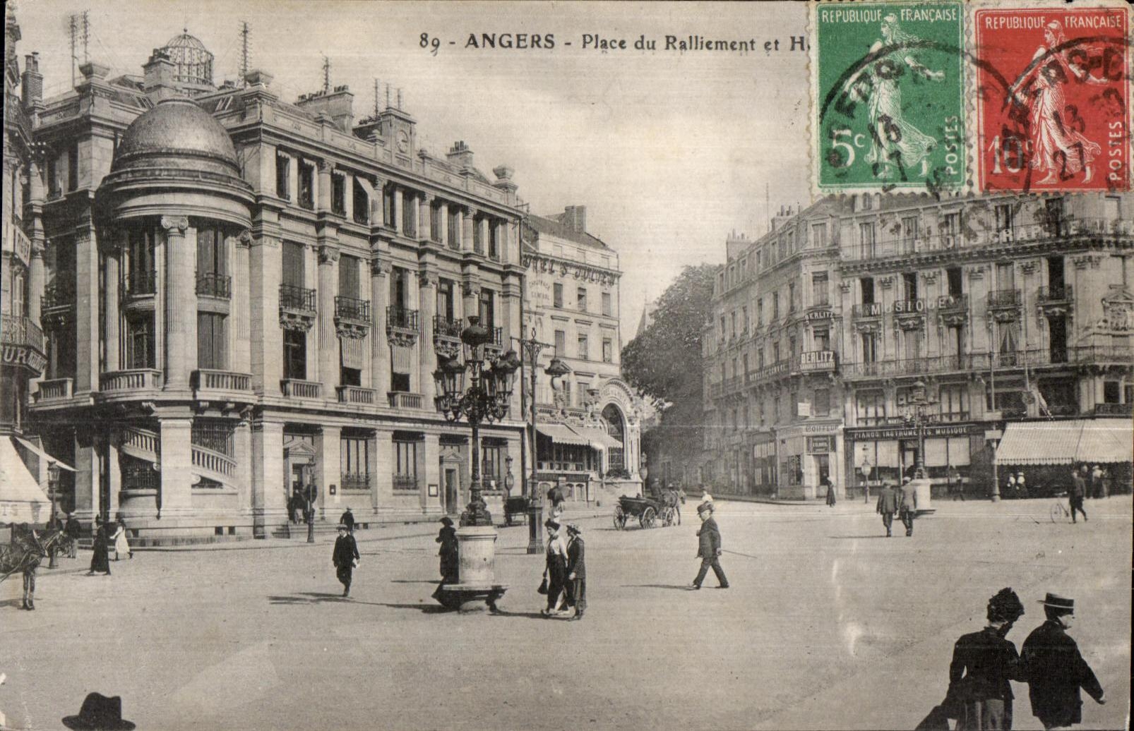 CPA Angers Place du Ralliement et