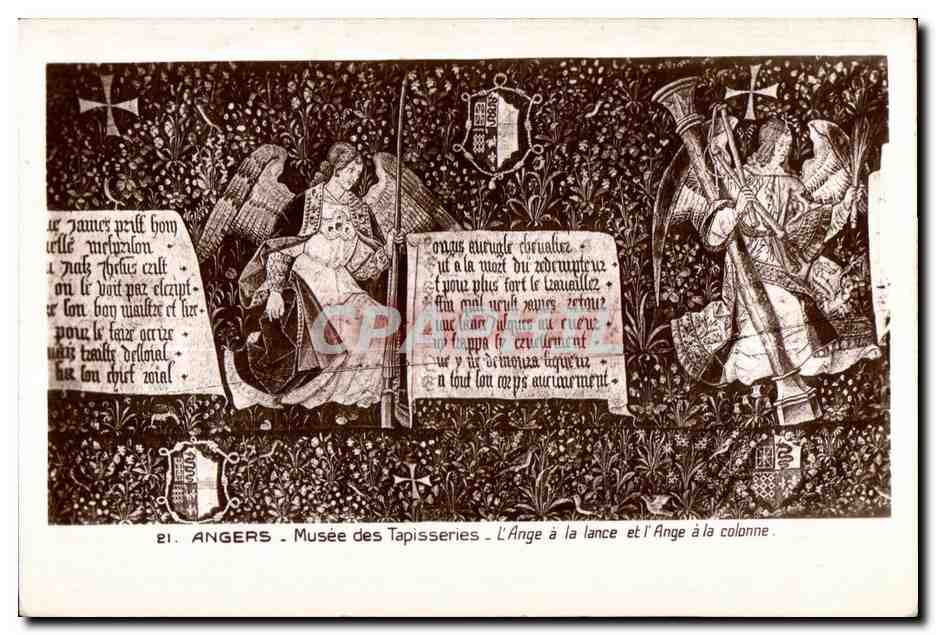 CPA Angers Musee des Tapisseries L Ange a la lance et I Ange a la colonne