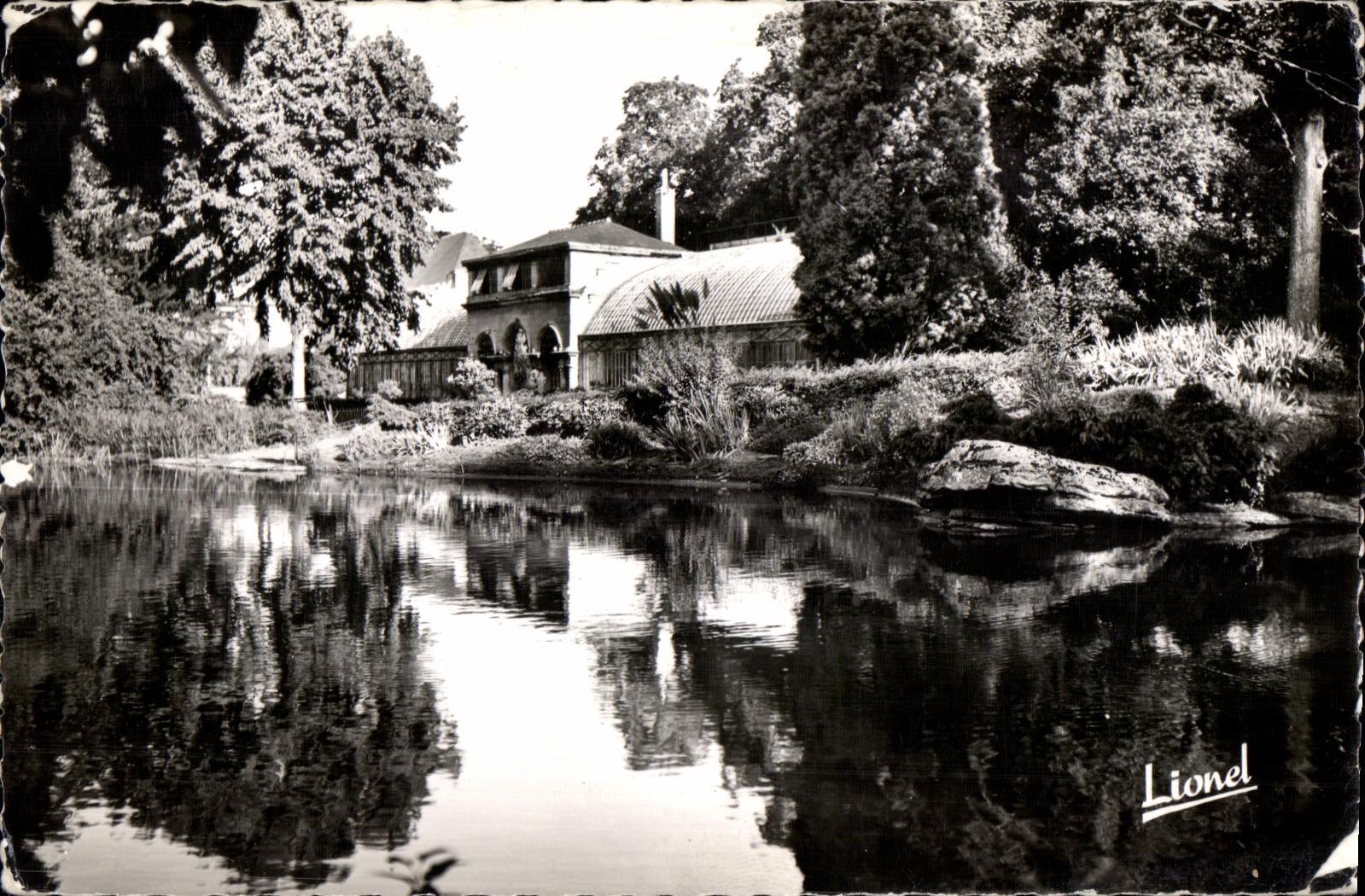 CPSM Angers (Maine   Loire) Le Lac vers les Serre au Jardin des Plantes