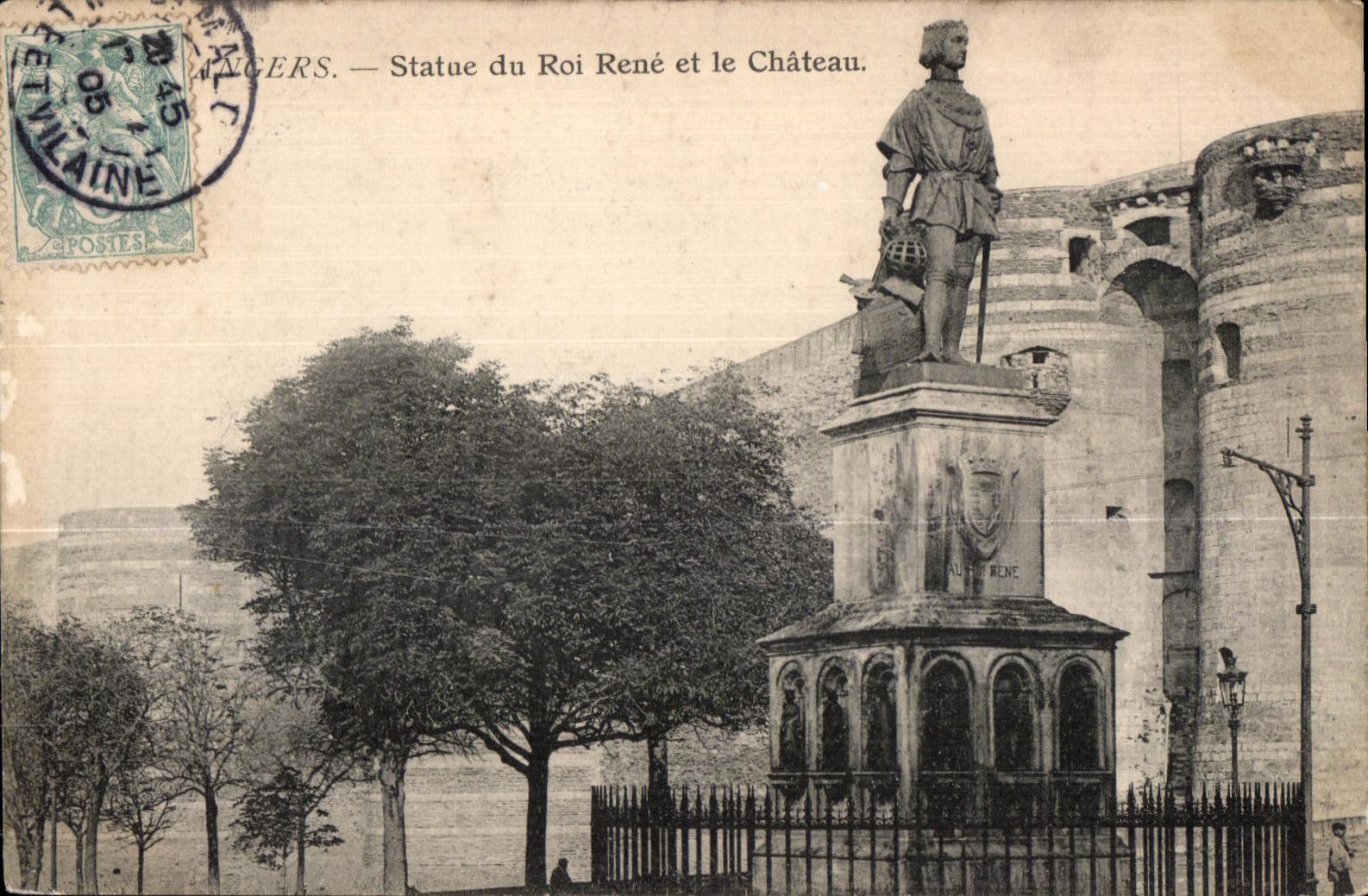CPA Angers Statue du Roi Rene et le Chateau