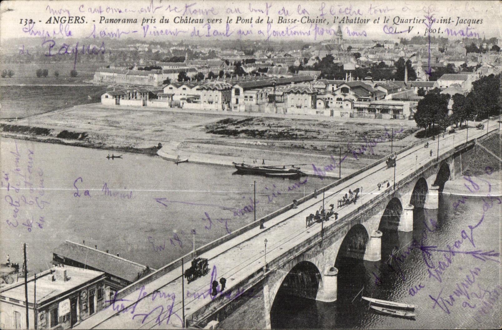 CPA Angers panorama pris du chateau vers le pont de la basse cbaine I abattoir et le quartier saint jacques 