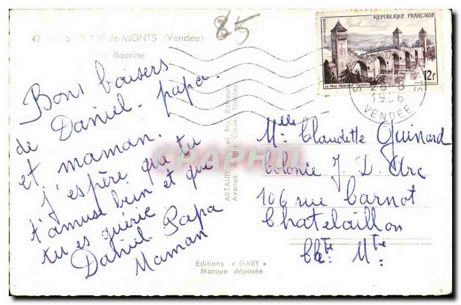 Maison à toit de chaume — vue champêtre — Éditions Gaby — Reverso